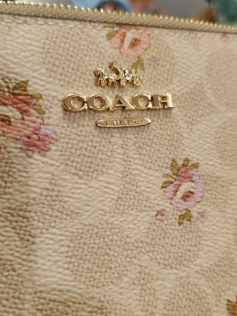 Large Coach Beige Floral Signature Zip Wristlet with Pink Rose Accents NWT - Picture 3 of 6